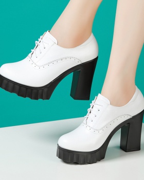 Round thick platform genuine leather frenum shoes for women