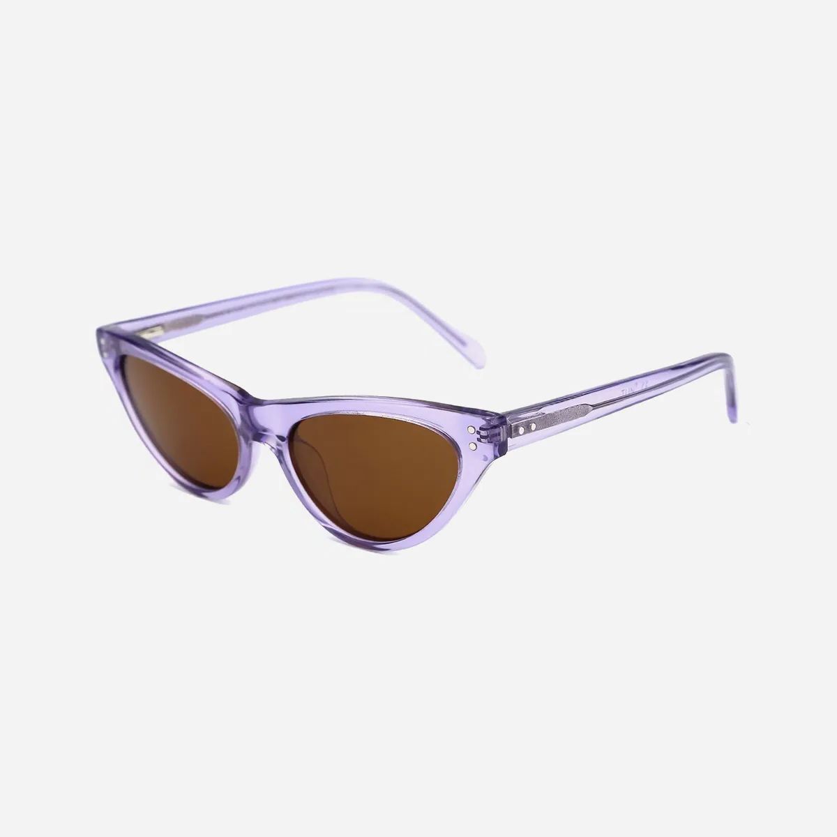 Edgy cat-eye shape